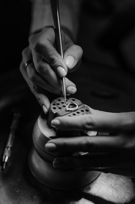 florence oltrarno artisan jeweler hands at work