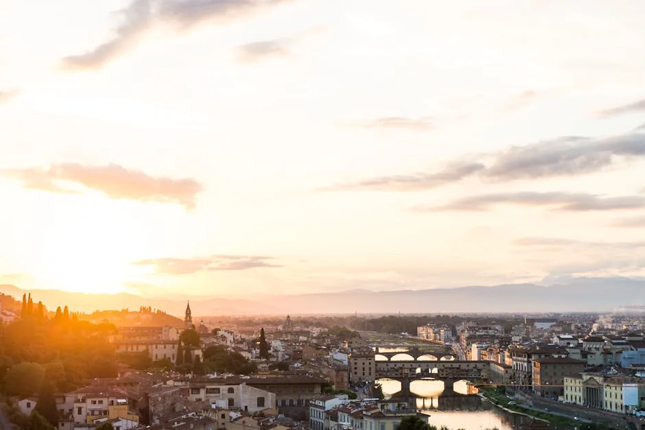 Vue panoramique au lever du soleil sur Florence et l'Arno