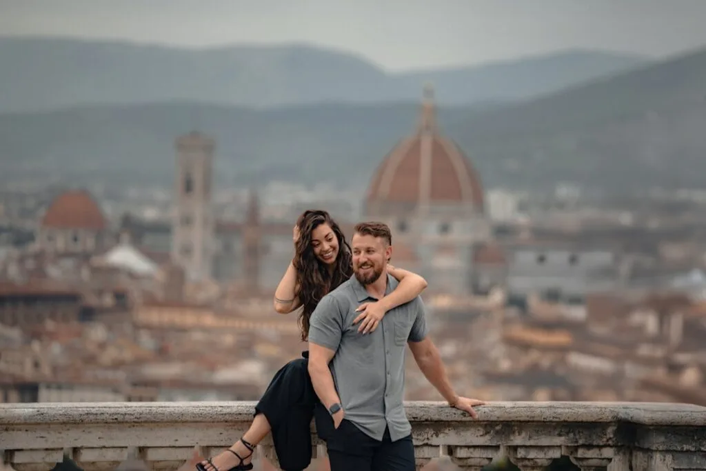 Paar bei privatem Fotoshooting in Florenz zum Sonnenuntergang