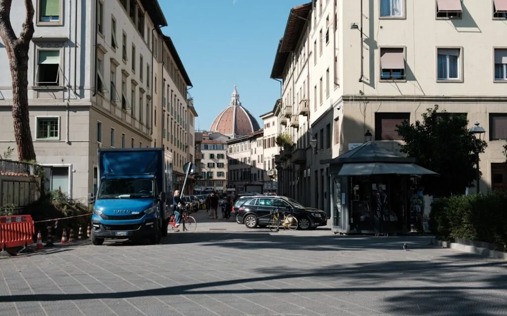 Straßenbahn in Florenz in der Nähe des Bahnhofs Santa Maria Novella