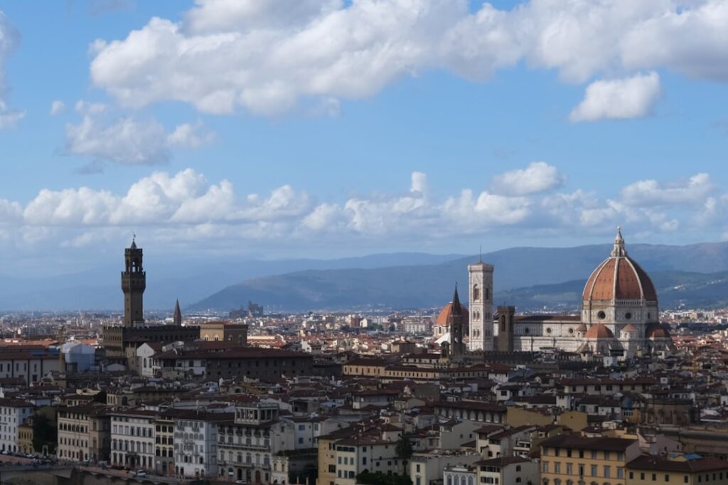 Piazza del Duomo panorama noon