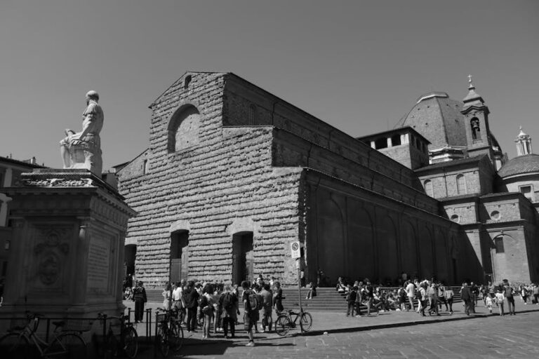 Activités créatives après un musée à Florence 1 medici chapels san lorenzo tomb sculpture detail 1