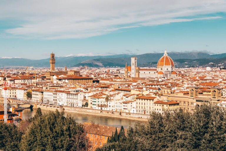 Arno et architecture balade th Florence travel tourism landmark