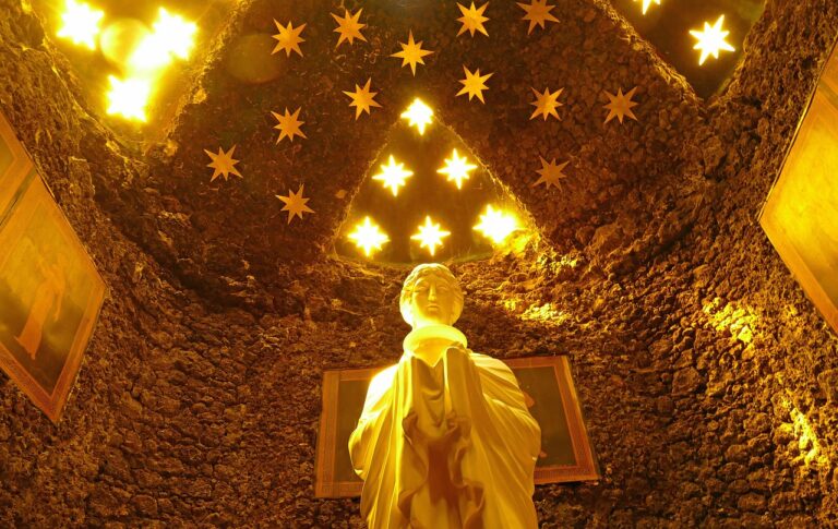 boboli garden artificial grotto with statues