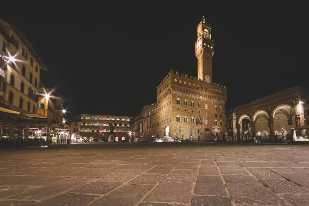 Place de la Seigneurie à Florence, Palazzo Vecchio éclairé la nuit