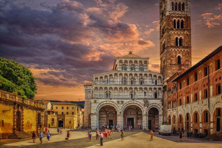 Lucca en 24h balade historique Florence travel tourism landmark