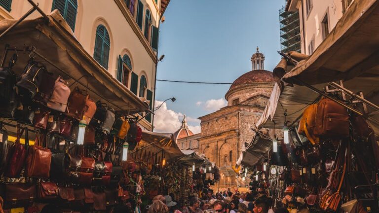 Cercles d artisans rendez vous Florence travel tourism landmark
