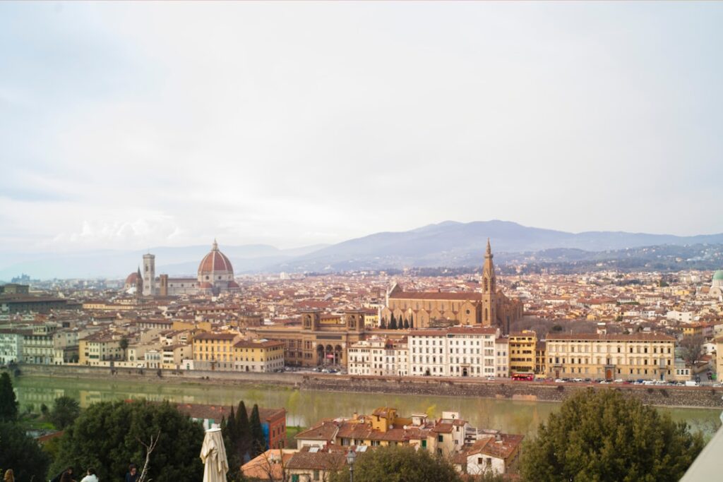 O r server un d Florence travel tourism landmark