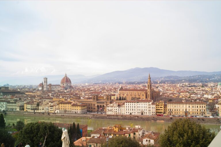 O r server un d Florence travel tourism landmark