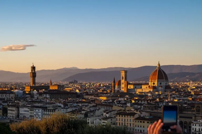 Vasari Corridor visite du couloir Florence travel tourism landmark